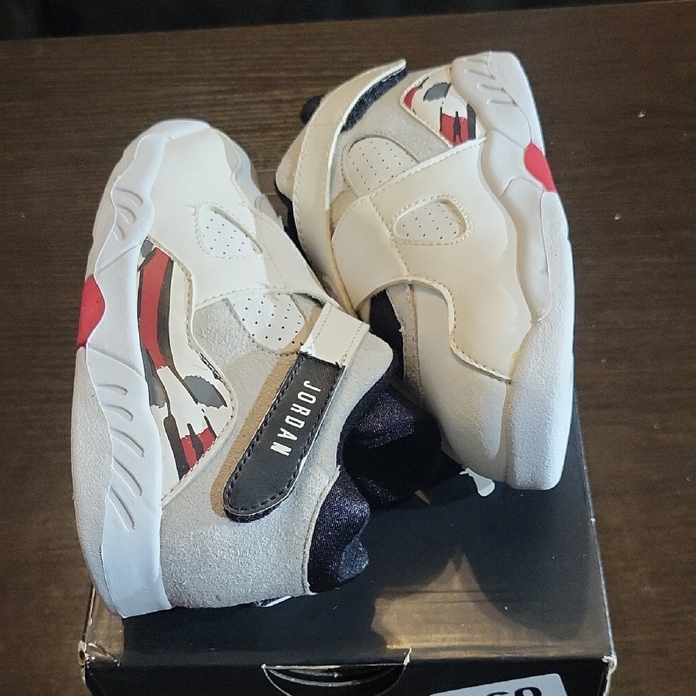 Air Jordan 8 Retro TD Rare "Bugs Bunny" (2013) Kids 9c NEW W/OG BOX - Picture 7 of 11